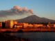 Etna il vulcano oggi e attivo cenere da cratere Voragine