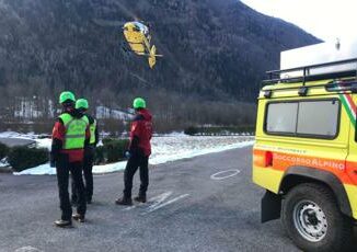 Bergamo speleologa infortunata intrappolata in grotta Bueno Fonteno soccorsi in azione