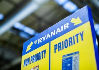 Ryanair rimborsera consumatori per costi extra check in