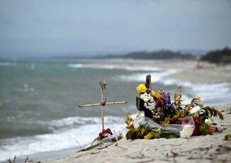 Strage di Cutro familiari delle vittime vogliono fare causa allo Stato