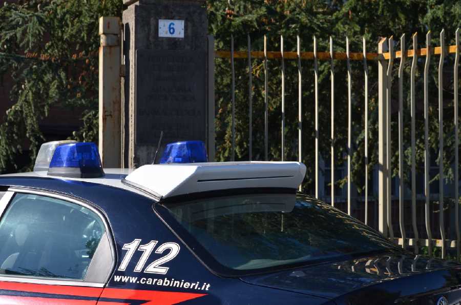 carabinieri auto