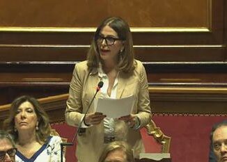 Santanche opposizioni in pressing su Meloni per farla dimettere. Tajani Decide la ministra