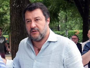 Salvini contro Beppe Grillo Bongiorno derisa da quel tizio