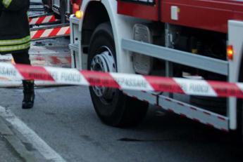 Scuolabus contro un palo a Castiglione del Lago 14 bimbi contusi