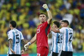 Brasile Argentina 0 1 caos al Maracana scontri e polizia in campo