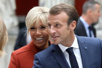 Brigitte Macron si confida La storia con Emmanuel Per me era qualcosa di proibitivo