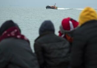 Migranti naufragio nel Canale della Manica 4 morti