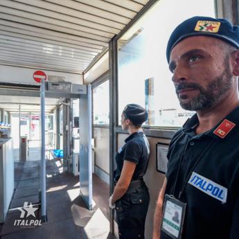 Roma rissa con ferito alla stazione Marconi immediato lintervento di Italpol