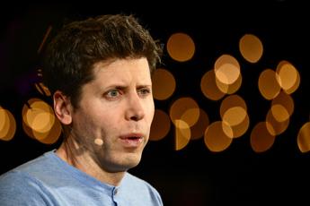 Sam Altman Microsoft assume ex Ceo di OpenAI guidera team su intelligenza artificiale