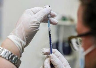 Vaccini covid Corte Ue Commissione Ue non ha dato accesso abbastanza ampio a contratti