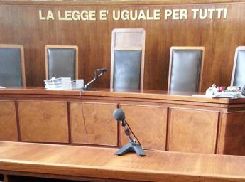 Violenza sessuale durante i provini finto regista condannato a 11 anni e 9 mesi