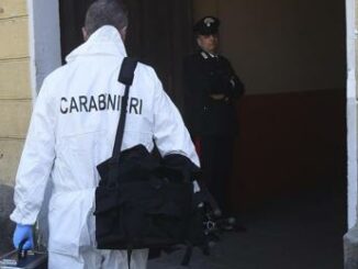 Bari 78enne tenta approccio sessuale ma lei lo rifiuta colpita alla testa con un martello