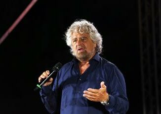 Beppe Grillo e il grazie di cuore a ospedale Cecina dopo essere stato dimesso