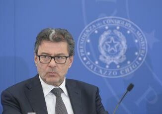 Mes la versione di Giorgetti non convince le opposizioni Si dimetta