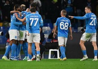 Napoli Cagliari 2 1 decidono i gol di Osimhen e Kvaratskhelia