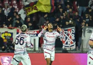 Salernitana Bologna 1 2 doppietta di Zirkzee e Thiago Motta sogna la Champions