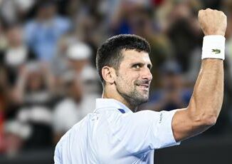 Australian Open Djokovic batte Fritz e vola in semifinale