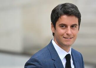 Chi e Gabriel Attal il piu giovane premier della storia francese