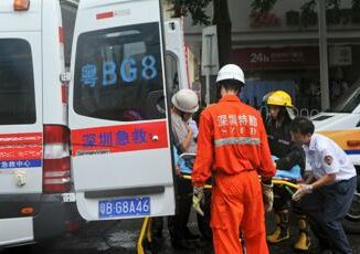 Cina crolla ponte in autostrada 11 morti