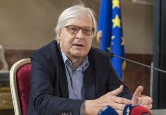 Perquisite le case di Sgarbi sequestrato quadro di Manetti