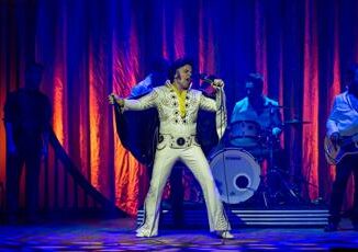 Problemi tecnici alla prima di Elvis al teatro Brancaccio show fermo per venti minuti