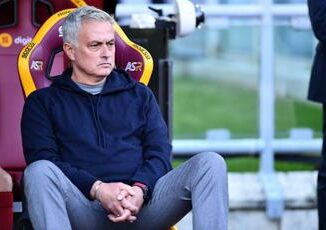 Roma Mourinho esonerato Necessario un cambiamento immediato