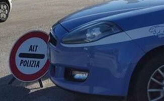 Roma inseguimento sulla Colombo feriti due agenti. Uomo in fuga investito da auto