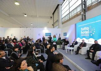 Turismo Tuttohotel 2024 a Napoli professionisti a confronto su novita e tendenze del settore