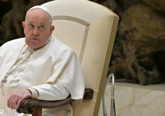 Papa Francesco Armi e contraccettivi gli investimenti col maggior reddito