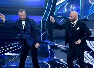 Sanremo 2024 cachet da 200mila euro per John Travolta