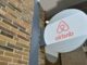 Airbnb vieta le telecamere interne per le case in affitto