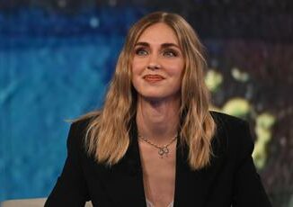 Chiara Ferragni dal fazzoletto agli errori grammaticali strategia vincente da Fazio