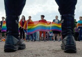 Russia movimento Lgbt bandito per estremismo due arresti