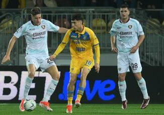 Frosinone Salernitana 3 0 tris e 3 punti salvezza per Di Francesco