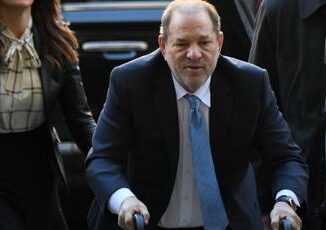 Harvey Weinstein annullata la condanna per stupro