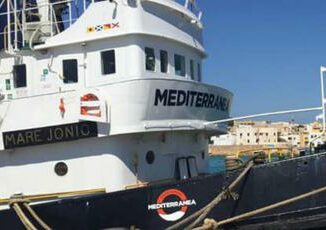 Mediterranea Guardia costiera libica spara contro la Mare Jonio governo italiano li fermi