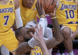 Nba Lakers vincono su campo New Orleans Pelicans e si qualificano ai playoff