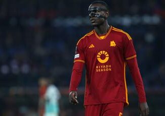 Udinese Roma malore per Ndicka partita sospesa