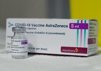 Covid Astrazeneca ritira il vaccino in tutto il mondo