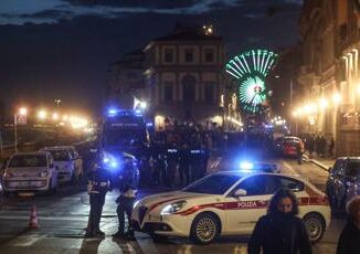 Firenze scontri vicino al consolato Usa studenti perquisiti