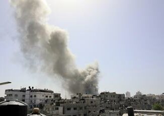 Gaza media Raid Israele su moschea 16 morti 10 sono bambini