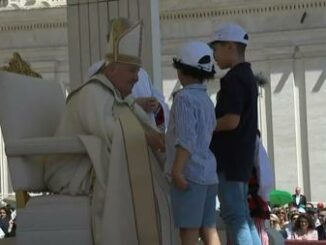 Papa Francesco chiude la prima Giornata mondiale dei bambini Pregate per la pace