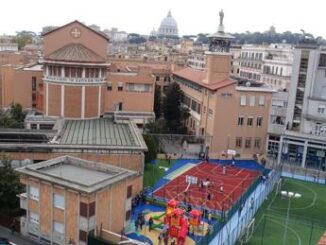 Antenna Iliad su condominio al Trionfale scuola e oratorio in rivolta