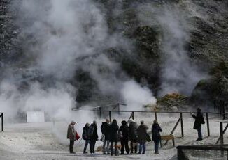 Campi Flegrei mezzo milione di persone evacuate in 72 ore il piano in caso di eruzione