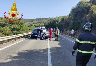 Incidente con la moto contro un camper muore a 17 anni