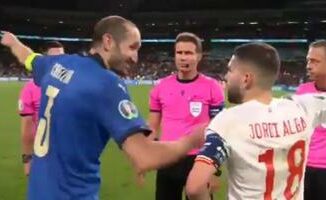 Italia Spagna da Tassotti Luis Enrique al mentiroso di Chiellini la storia della rivalita Video