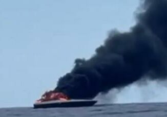 Stefania Craxi yacht in fiamme affonda salvata con il marito Video