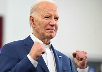 Biden Trump perdente e criminale ha violentato una donna