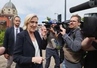 Francia Le Pen accusa Macron Golpe amministrativo contro volonta elettori