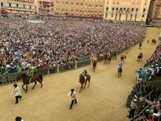 Palio di Siena oggi secondo tentativo ieri corsa annullata per pioggia